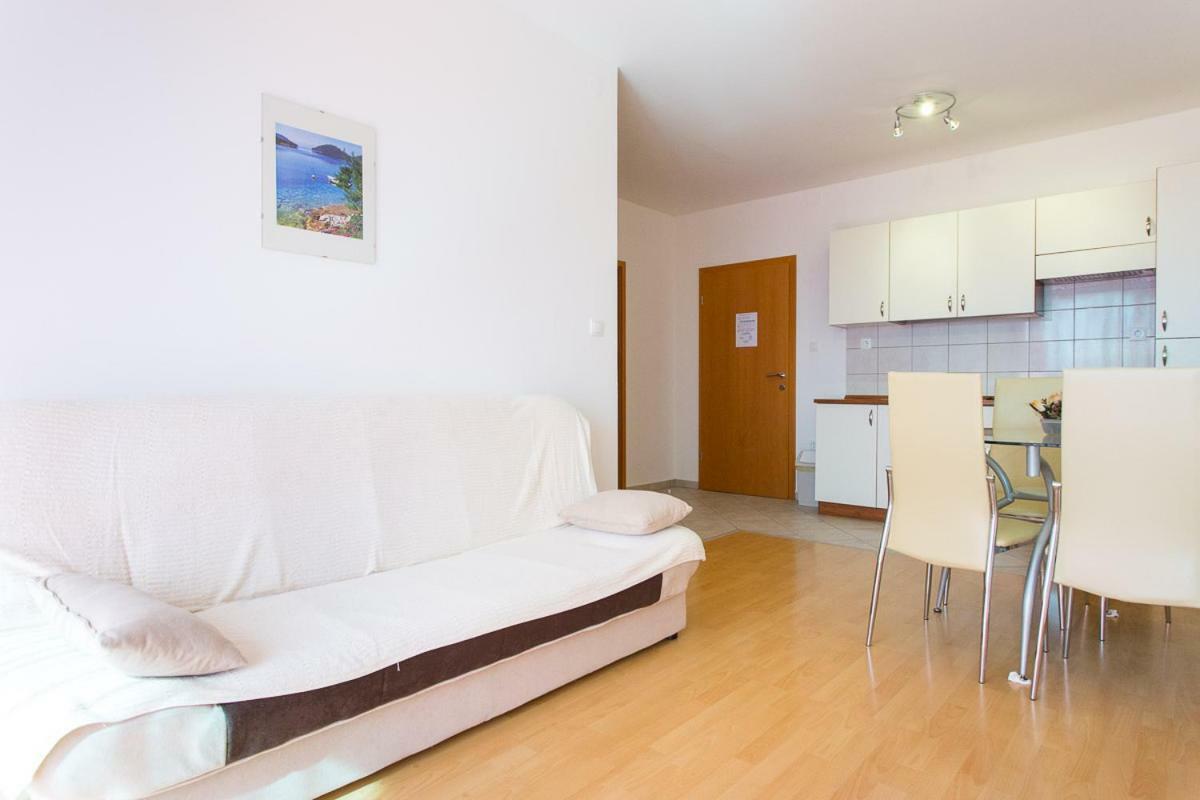 Adria Punat Apartments Exterior photo